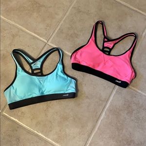 Set of 2 sports bras